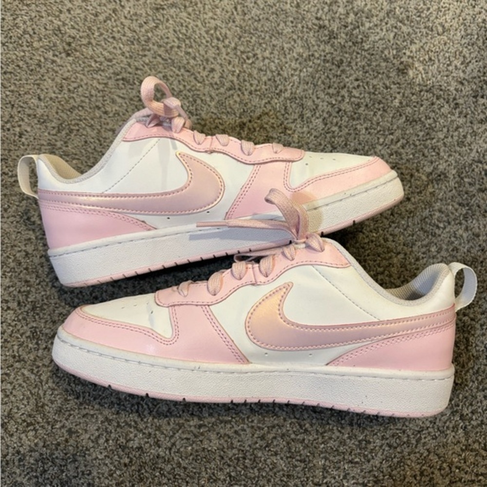 Nike Court Borough Low SE